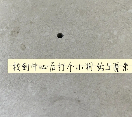昭苏瓷砖空鼓维修公司专业解答在瓷砖铺贴过程中，如果砂料搅拌不均匀，将会带来以下问题